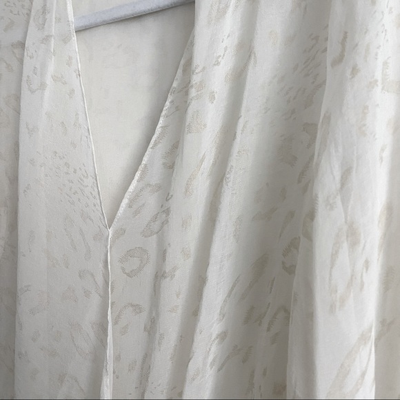 Rieley White Draped  Top/blouse size M - Picture 4 of 7